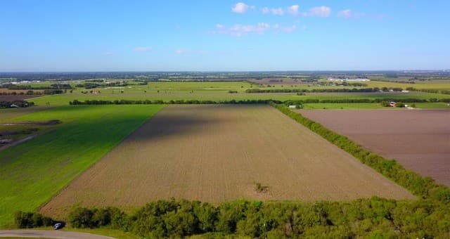 rental at 0000 NE Santa Clara Rd in Marion, TX — photo 2