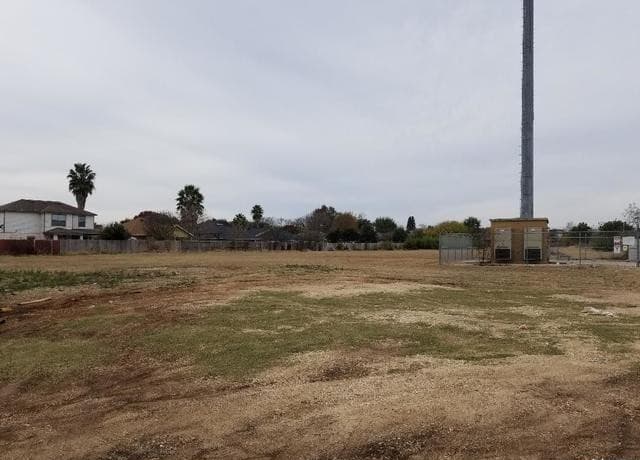 rental at 3281 Timber View Dr in San Antonio, TX — photo 2