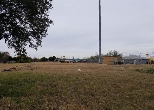 rental at 3281 Timber View Dr in San Antonio, TX — photo 3