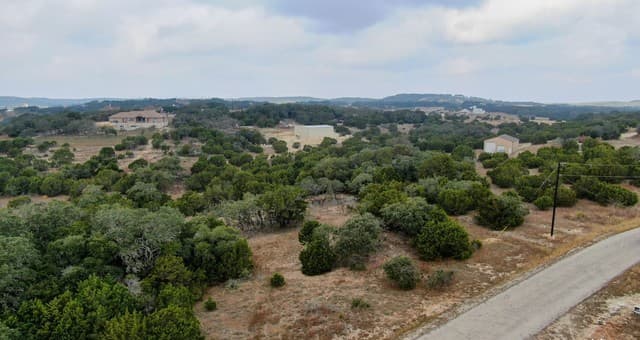 rental at 325 Ridge Pt in Spring Branch, TX — photo 2