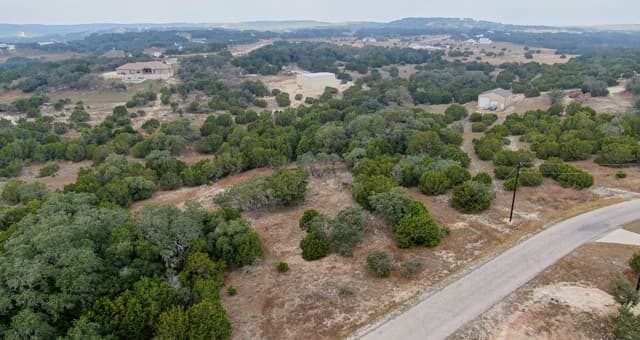 rental at 325 Ridge Pt in Spring Branch, TX — photo 3