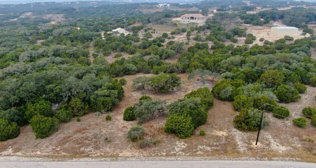 rental at 325 Ridge Pt in Spring Branch, TX — photo 4