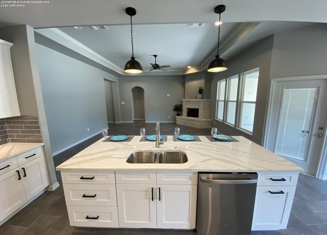 3-bedroom rental at 120 S Calvin Barrett in Blanco, TX — photo 5