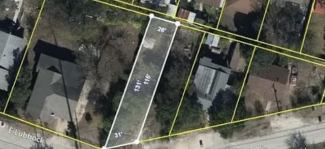 rental at 413 E Lubbock in San Antonio, TX — photo 3