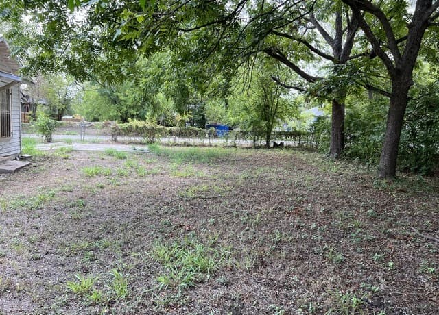 rental at 412 Moten Alley in San Antonio, TX — photo 1