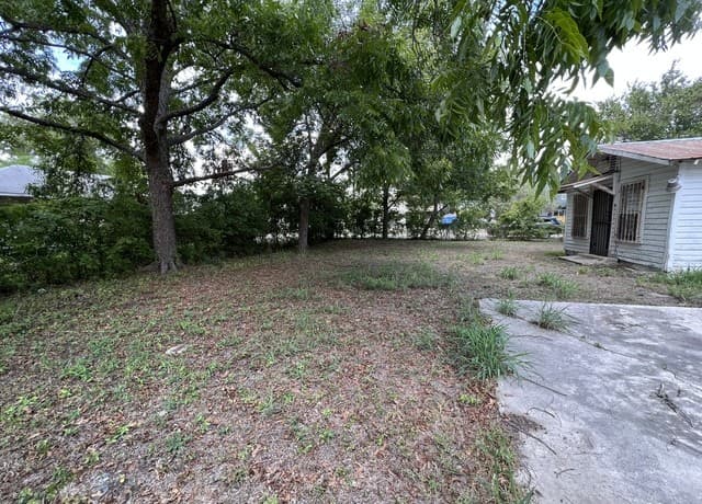 rental at 412 Moten Alley in San Antonio, TX — photo 5