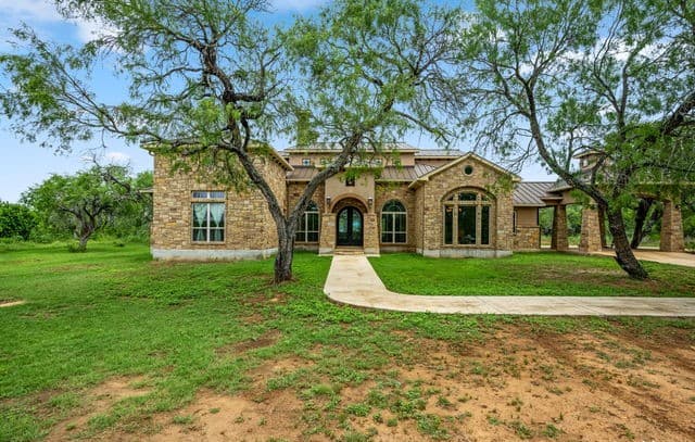 Home for sale at 10651 Kosub Ln in San Antonio, TX — photo 2