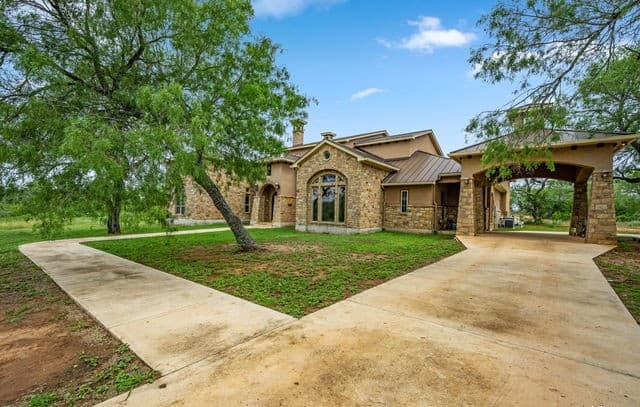 Home for sale at 10651 Kosub Ln in San Antonio, TX — photo 3