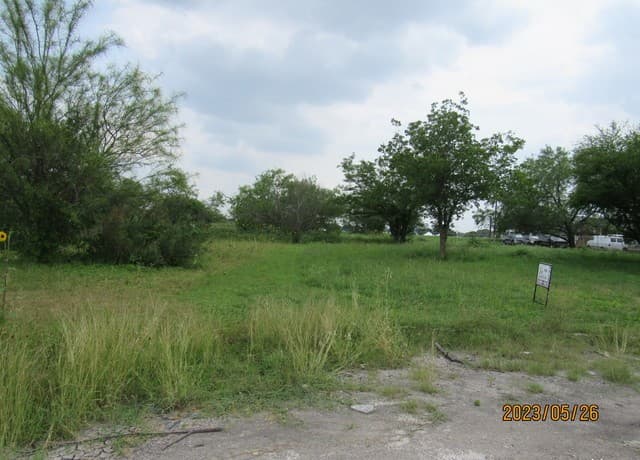 rental at 137 Coyol St. in San Antonio, TX — photo 2