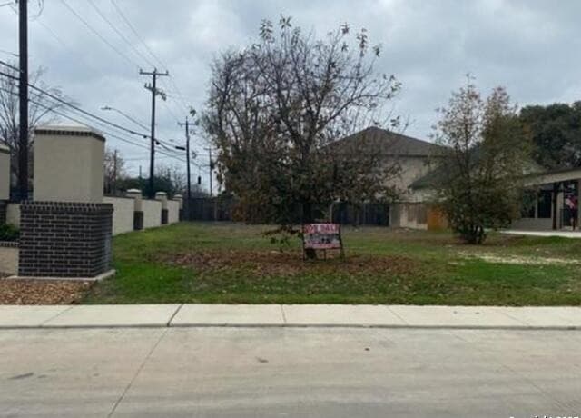 rental at 7103 Parkside Pl in San Antonio, TX — photo 3