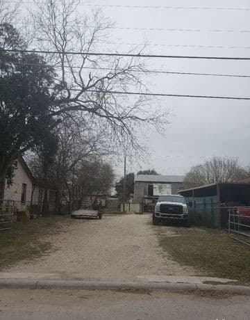 rental at 1334 Fenfield Ave in San Antonio, TX — photo 4
