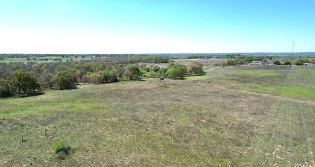 rental at 13746 Fm 539 in La Vernia, TX — photo 4
