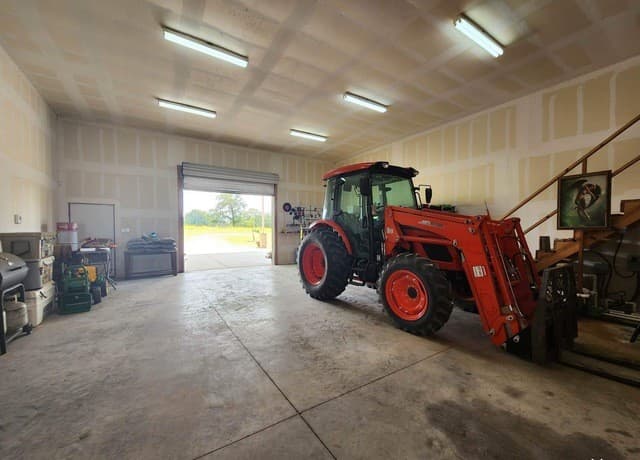 rental at 1208 County Road 317 in La Vernia, TX — photo 5