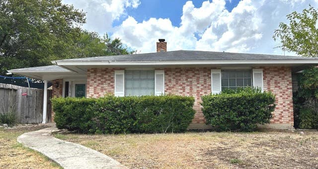 3-bedroom rental at 6216 Rue Marielyne St in Leon Valley, TX — photo 1