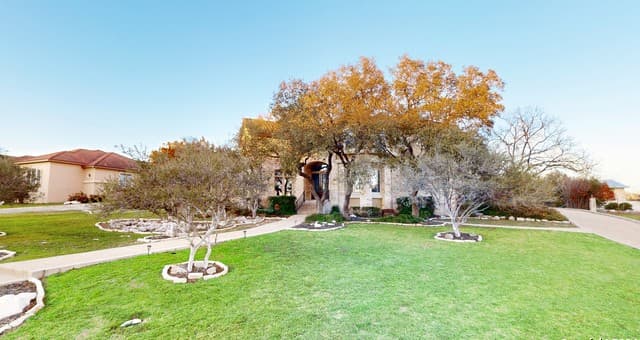 6-bedroom rental at 2011 My Anns Hill in San Antonio, TX — photo 1