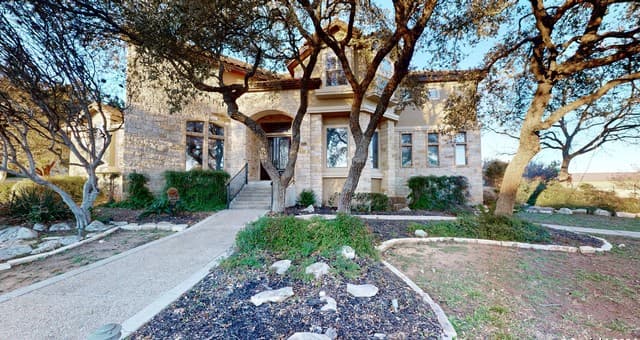 6-bedroom rental at 2011 My Anns Hill in San Antonio, TX — photo 5