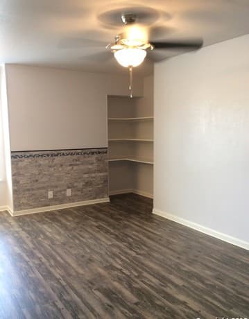 2-bedroom rental at 10551 Starcrest Dr Unit TOP RIGHT SIDE UNIT in San Antonio TX