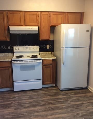 2-bedroom rental at 10551 Starcrest Dr Unit TOP RIGHT SIDE UNIT in San Antonio, TX — photo 3