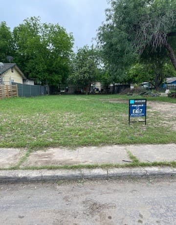 rental at 518 Sterling St in San Antonio, TX — photo 5