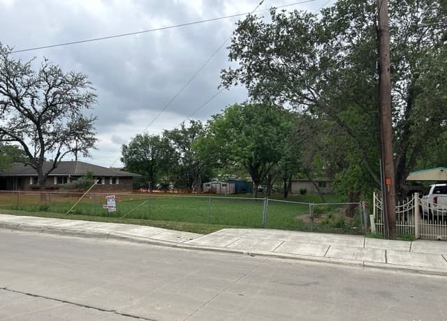 rental at 5310 Hayden Dr in San Antonio, TX — photo 3