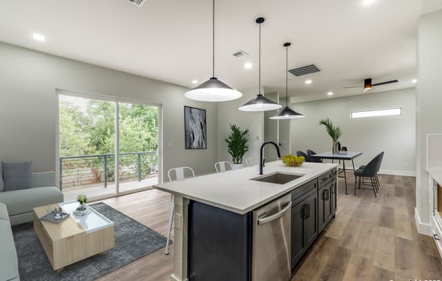 3-bedroom rental at 315-102 Cincinnati Ave in San Antonio, TX — photo 1