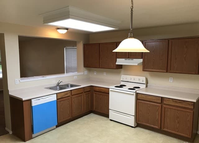 3-bedroom rental at 131 Booker Palm in San Antonio, TX — photo 4