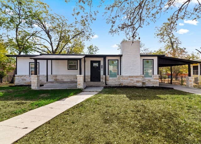 4-bedroom rental at 444 Beverly Dr in San Antonio, TX — photo 1