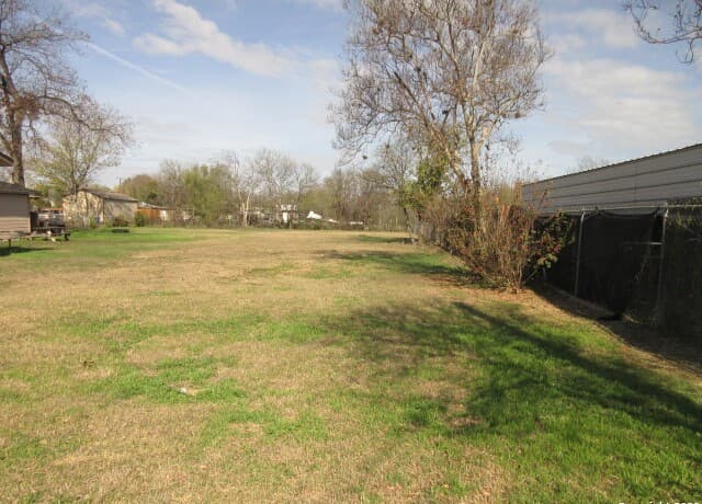 rental at 000 Eldridge Ave in San Antonio, TX — photo 1