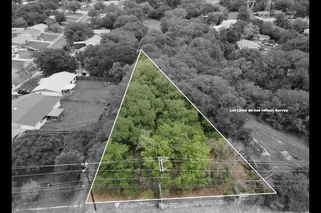 rental at 999 Pecan Valley Dr in San Antonio, TX — photo 4