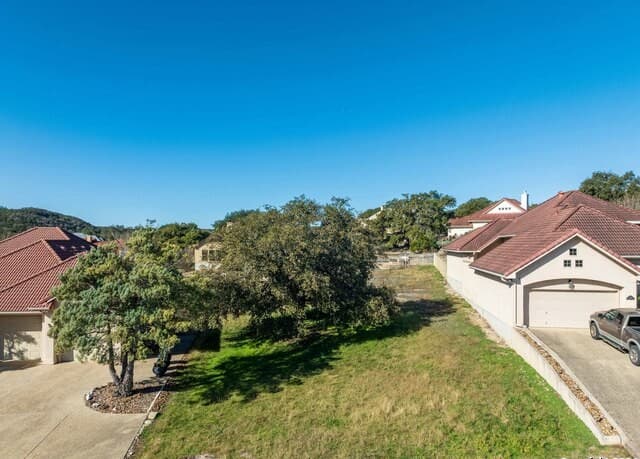 Home for sale at 101 Arboleda Circle in Boerne, TX — photo 5
