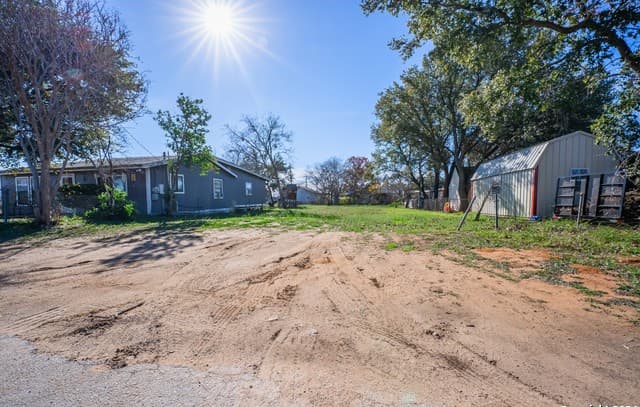 rental at 7988 E 5th St in Somerset, TX — photo 1