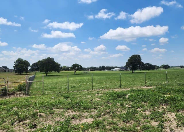 rental at 233 Triple Bend Dr in La Vernia, TX — photo 2
