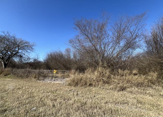 rental at 000 E Fm 791 in Campbellton, TX — photo 1