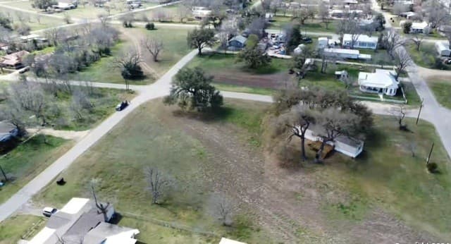rental at 7224 County Road 5220 in Dhanis, TX — photo 4