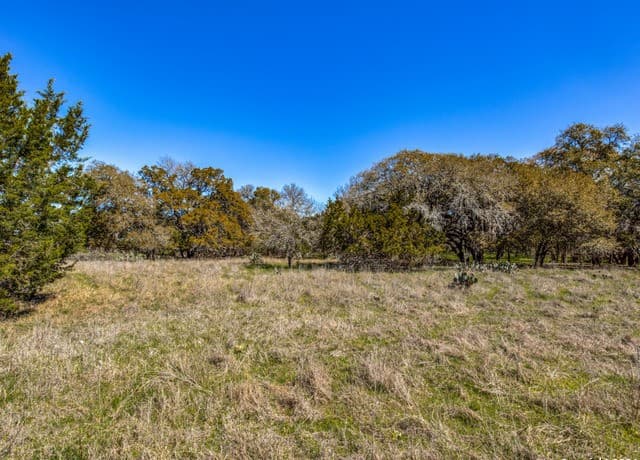 rental at 7911 Silver Spur Trail in Boerne, TX — photo 3
