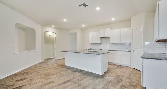 4-bedroom rental at 525 Twisting Stream in Cibolo, TX — photo 4