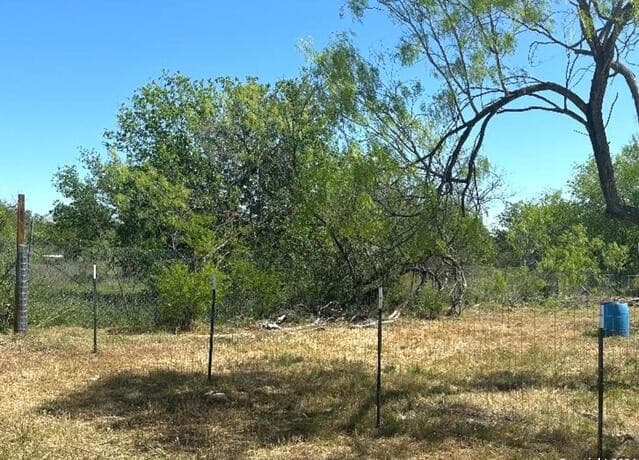 rental at LOTS 64 & 65 Noriega St in San Antonio, TX — photo 2