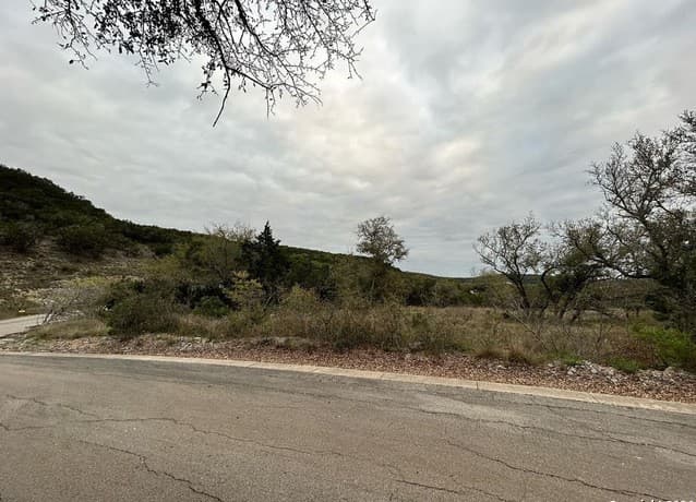 rental at 863 Private Road 1742 in Mico, TX — photo 3