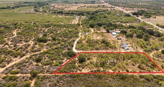 rental at 0 FM 1343 Lot 1 in Devine, TX — photo 4