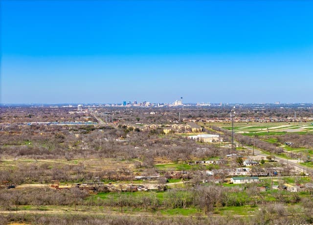 rental at 11095 Pleasanton Rd in San Antonio, TX — photo 2