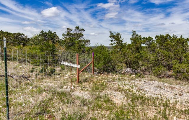 rental at LOT 373 Cr 2757 in Mico, TX — photo 1