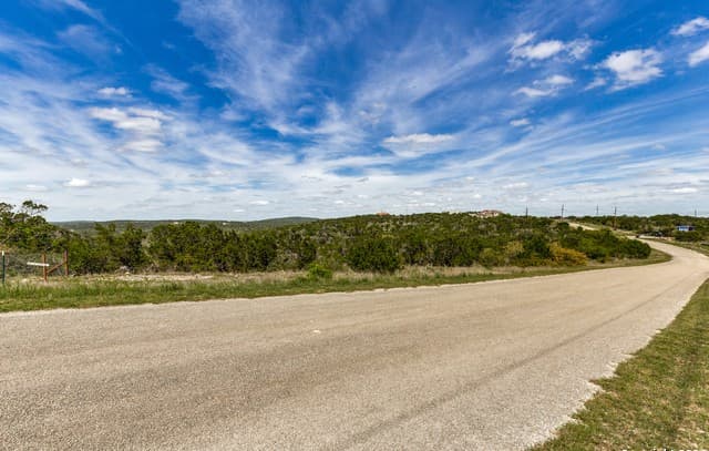 rental at LOT 373 Cr 2757 in Mico, TX — photo 2
