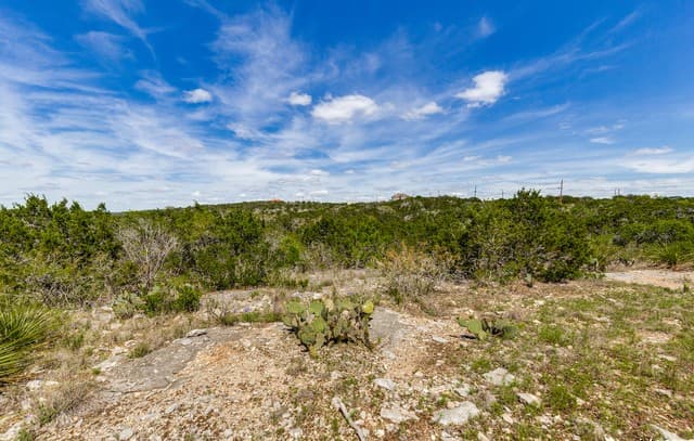 rental at LOT 373 Cr 2757 in Mico, TX — photo 5