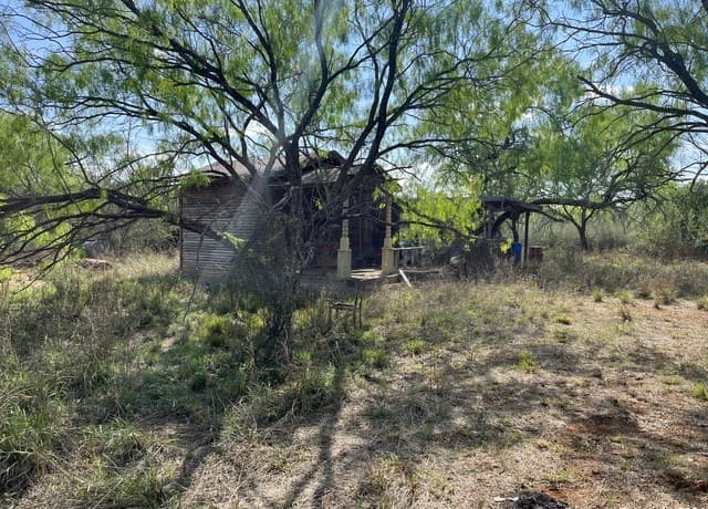 rental at 0 Carroll Road in Dilley, TX — photo 3