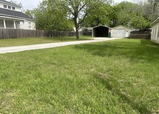 rental at 410 E Bandera in Boerne, TX — photo 1