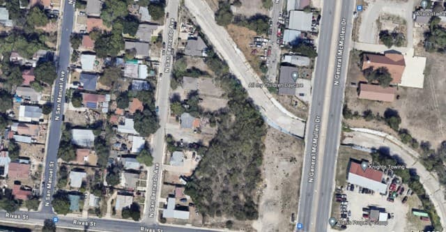 rental at 300 S San Augustine Ave in San Antonio, TX — photo 4
