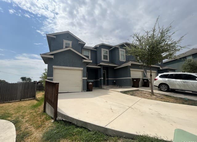 rental at 7014 Donovan Way in San Antonio, TX — photo 1