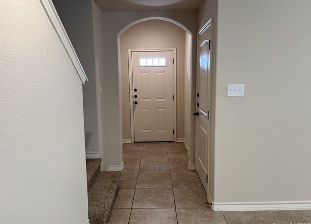 rental at 7014 Donovan Way in San Antonio, TX — photo 5