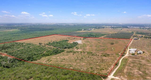 rental at 7507 New Sulphur Springs Rd in San Antonio, TX — photo 1