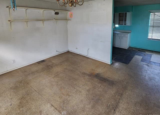 4-bedroom rental at 438 Park Plaza in San Antonio, TX — photo 2